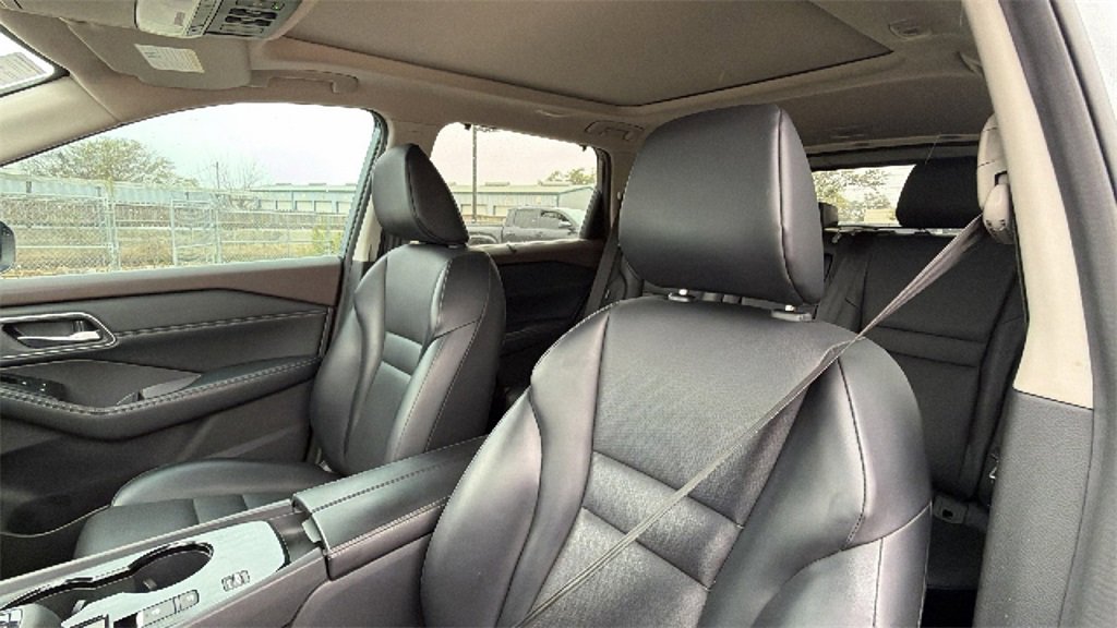 Used 2021 Nissan Rogue SV w/ Premium Package image 21