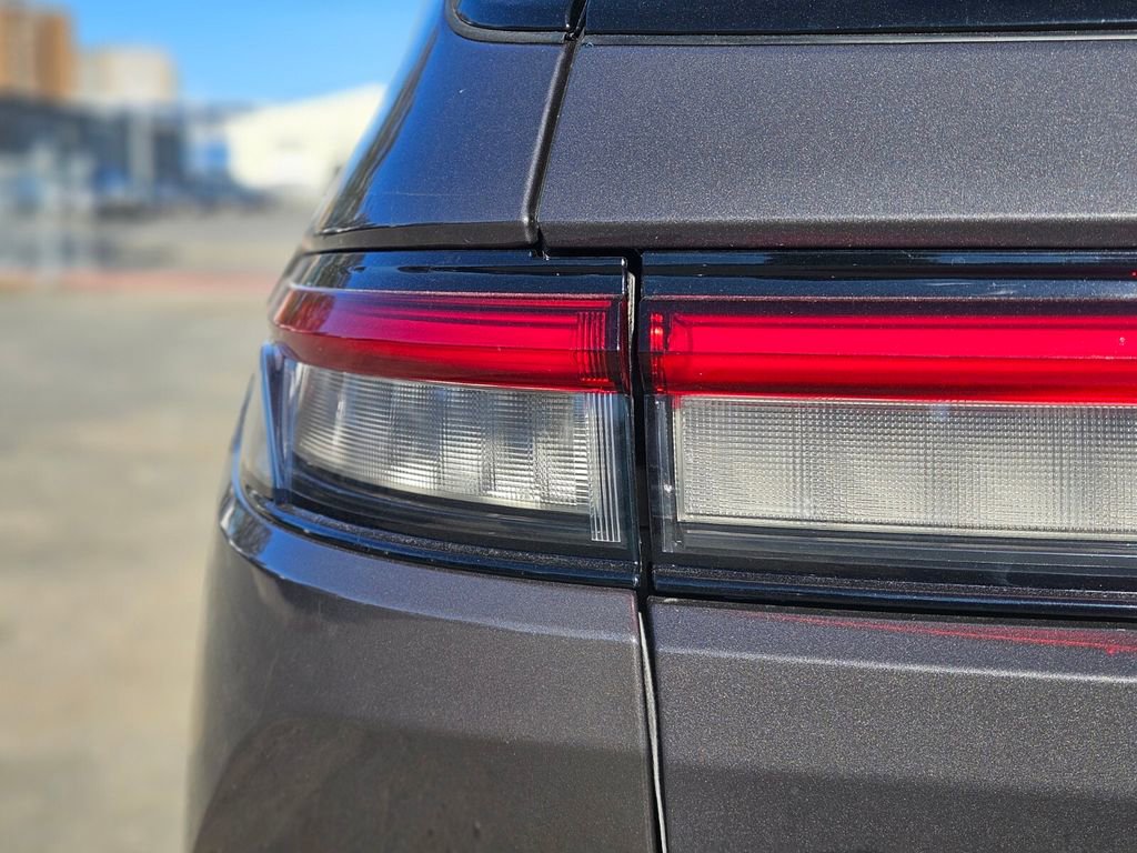 New 2025 Jeep Grand Cherokee Altitude image 8