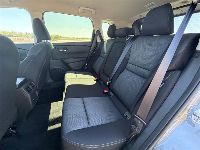 Used 2024 Nissan Rogue SV image 24