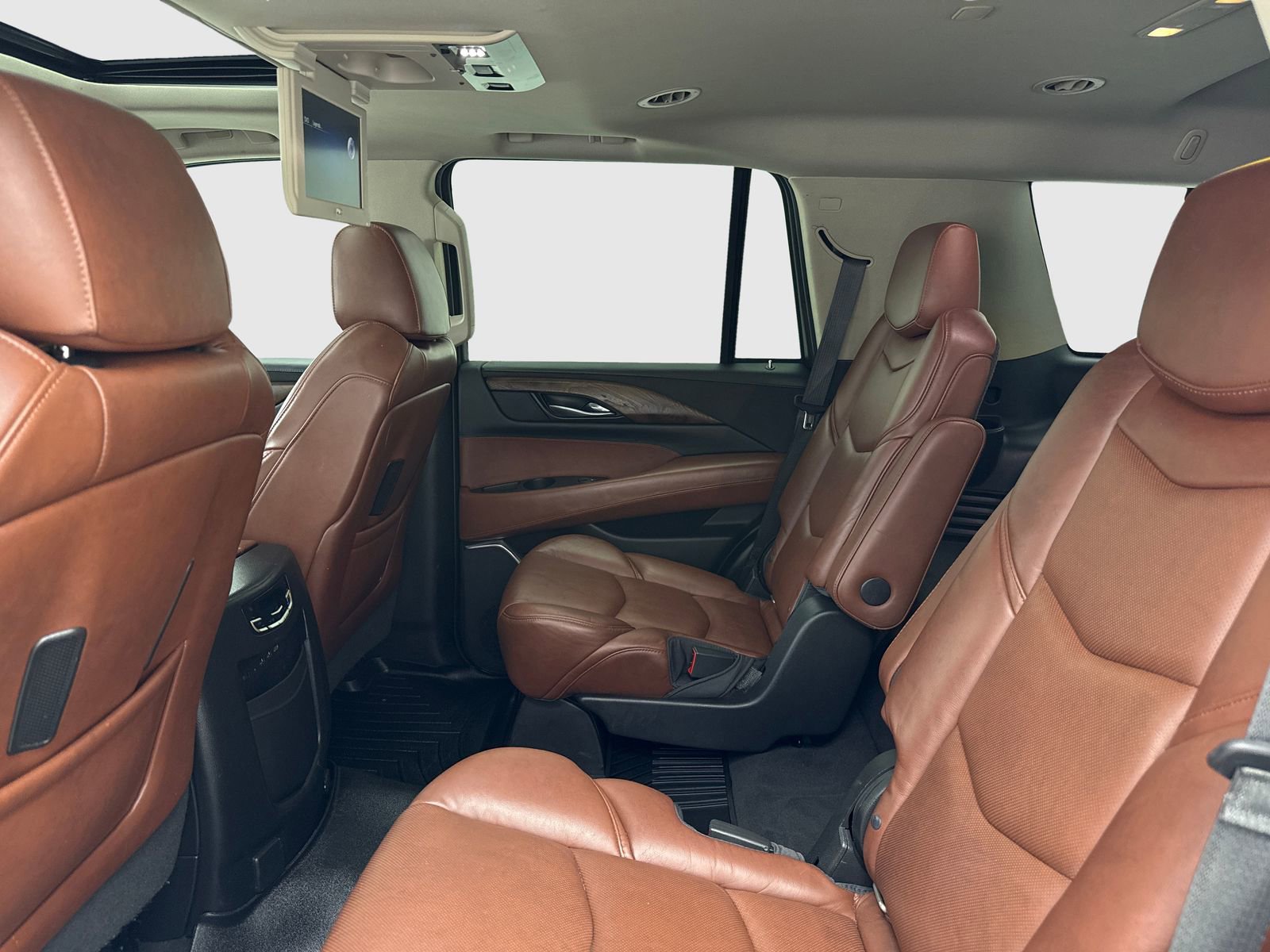 Used 2018 Cadillac Escalade Premium Luxury AWD/4WD image 38