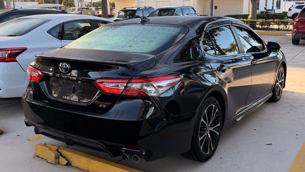 Used 2019 Toyota Camry SE w/ Convenience Package FWD image 10