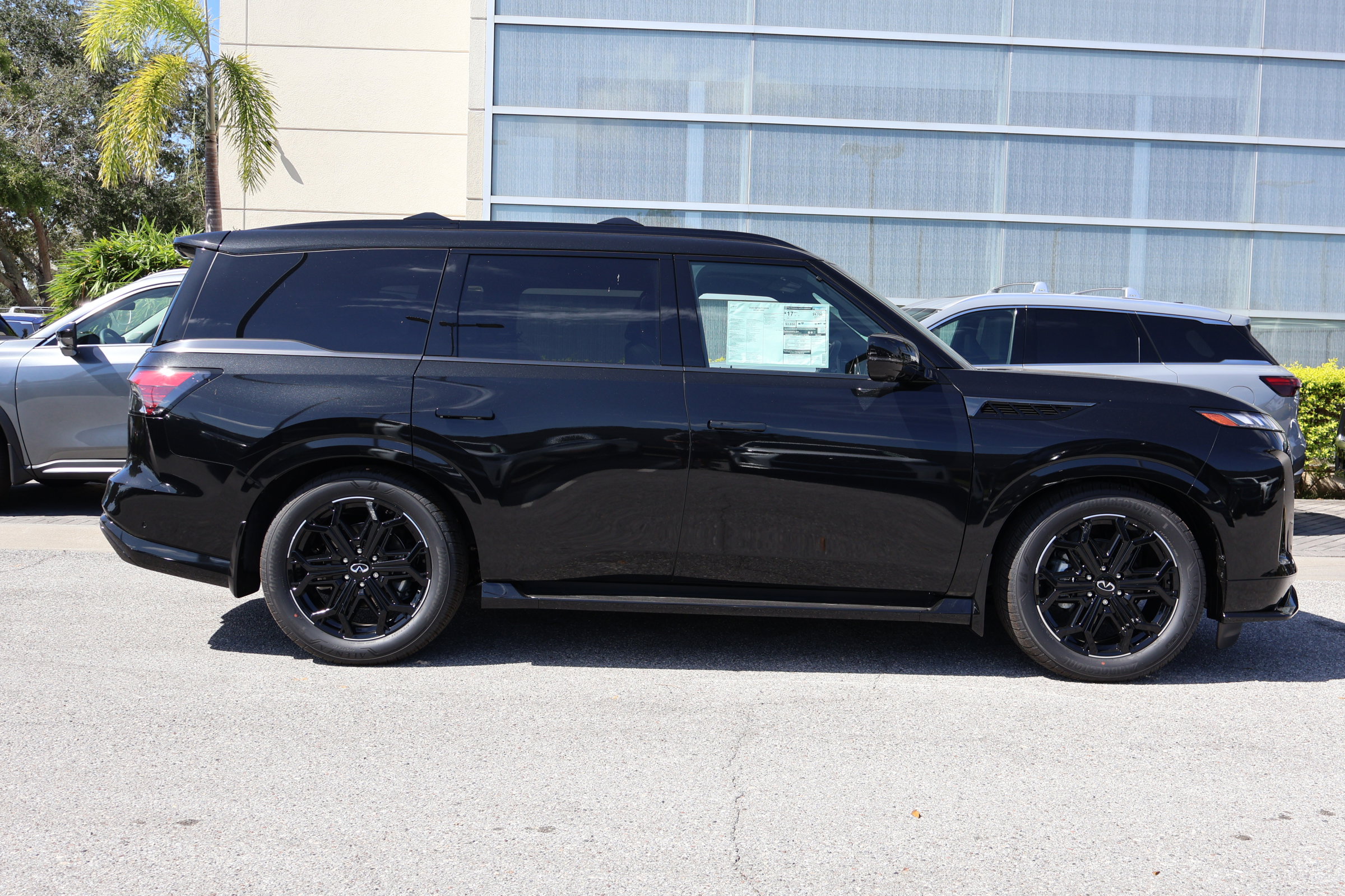 New 2026 INFINITI QX80 4WD image 7