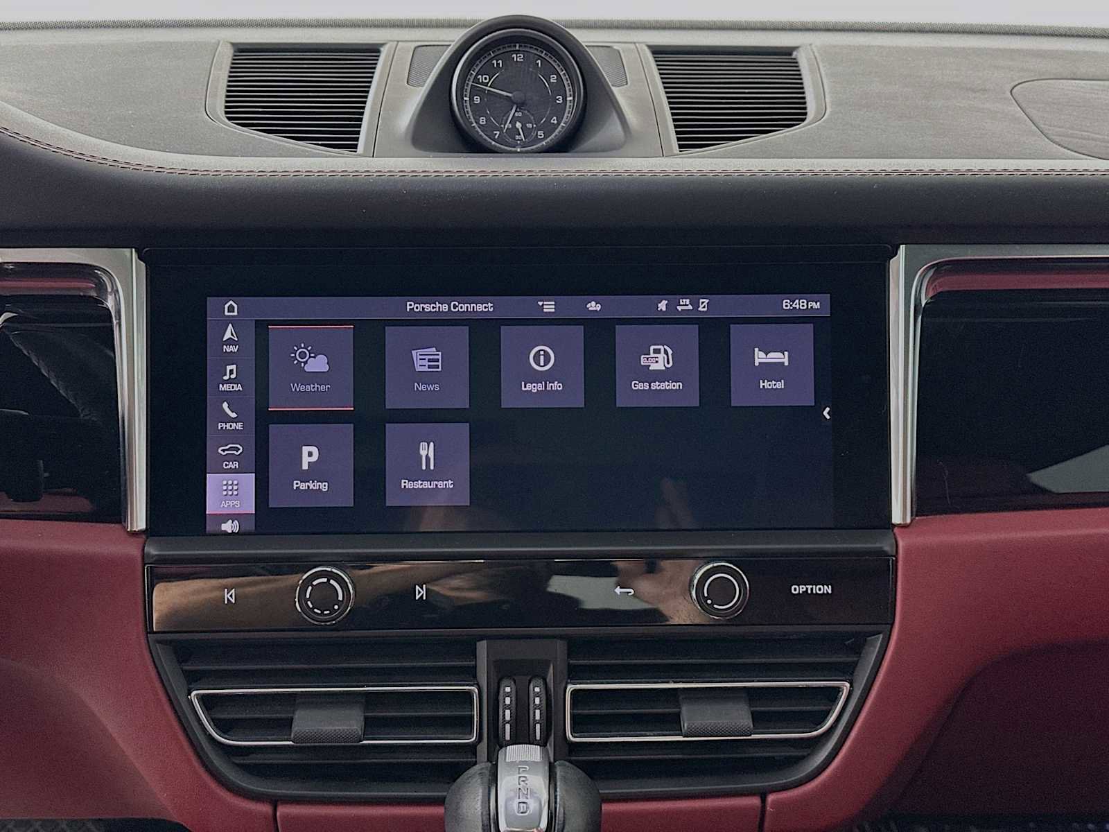 Certified 2022 Porsche Macan image 18