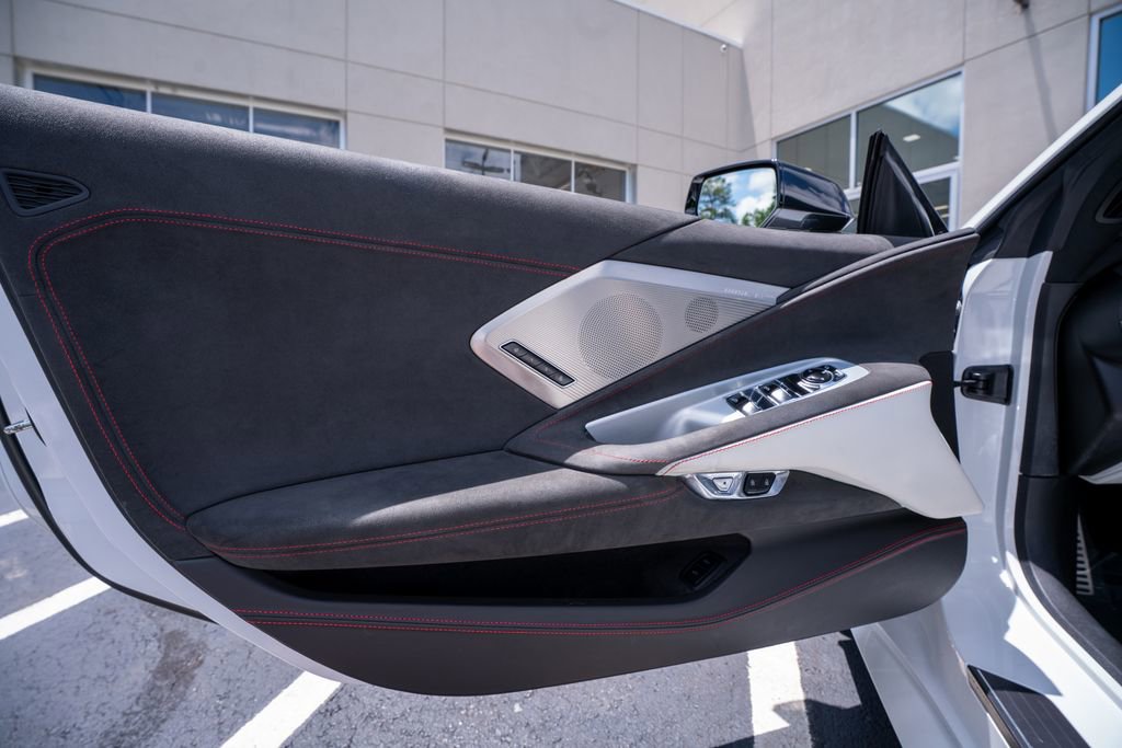 Used 2023 Chevrolet Corvette Stingray Premium Conv w/ Z51 Performance Package RWD image 31