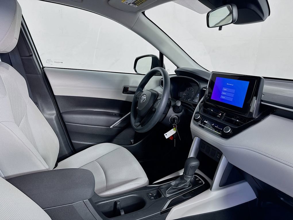 Used 2023 Toyota Corolla Cross L image 32