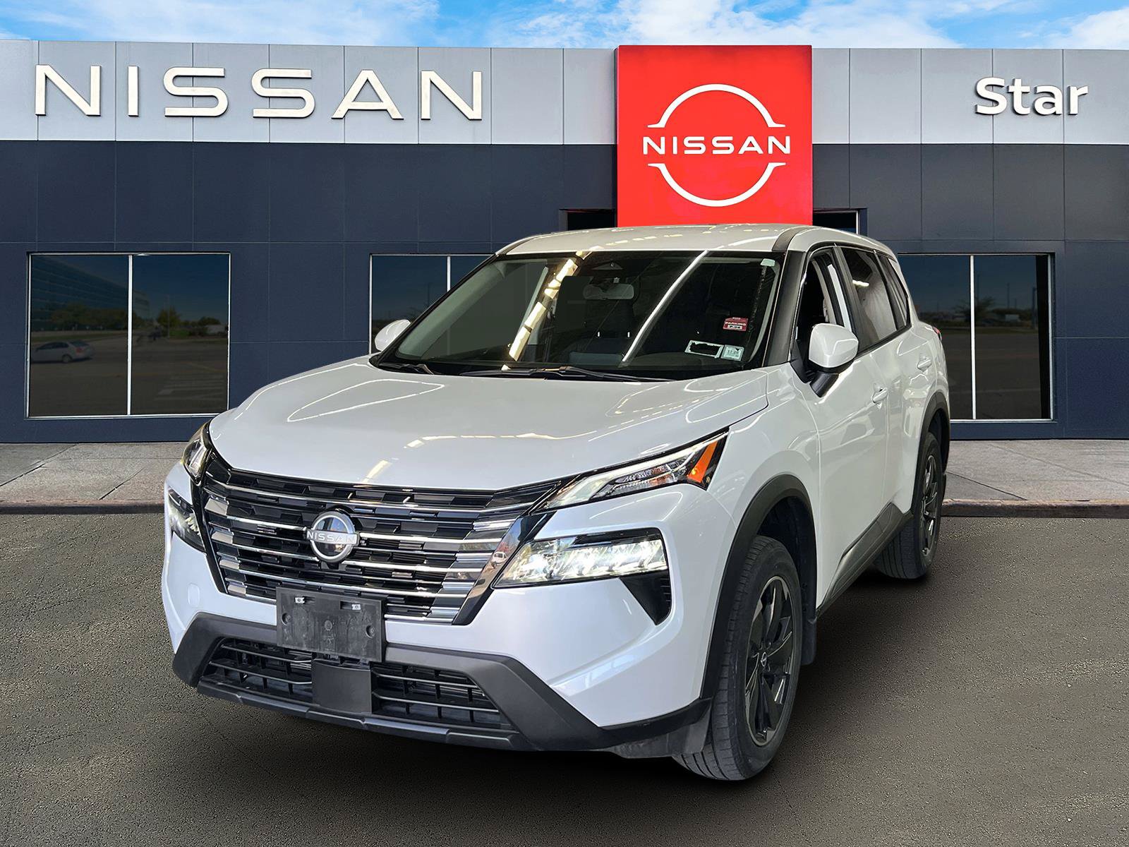 Used 2024 Nissan Rogue SV AWD/4WD image 3