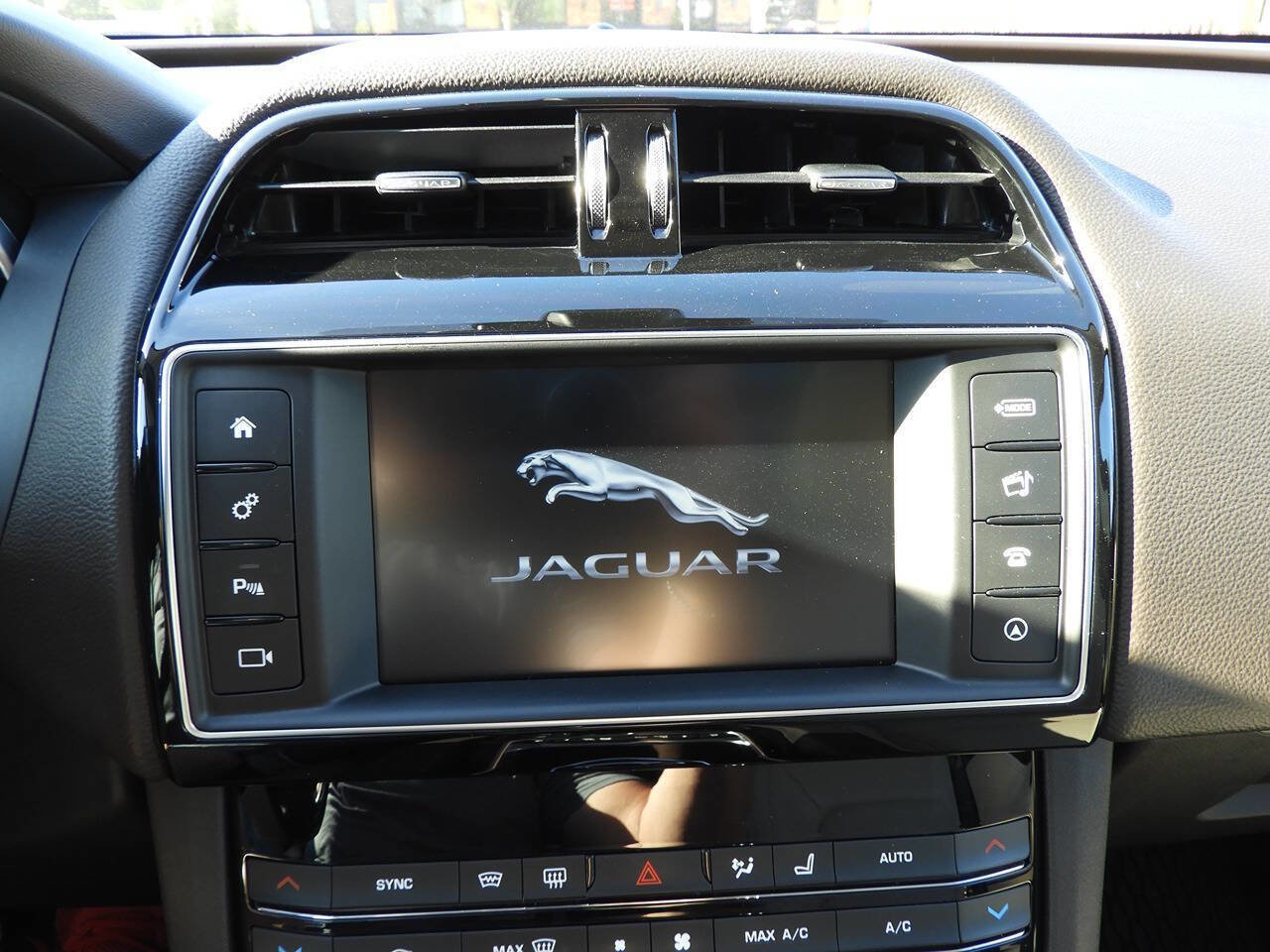 Used 2018 Jaguar F-PACE Prestige AWD/4WD image 43