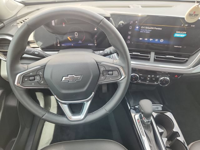 Used 2024 Chevrolet Trax ACTIV w/ Sunroof Package FWD image 11