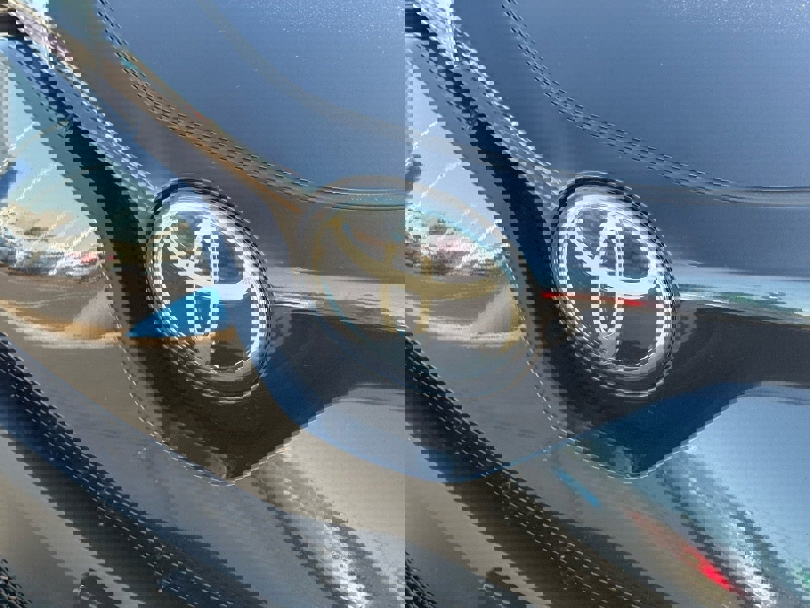 Used 2020 Toyota C-HR Limited image 33