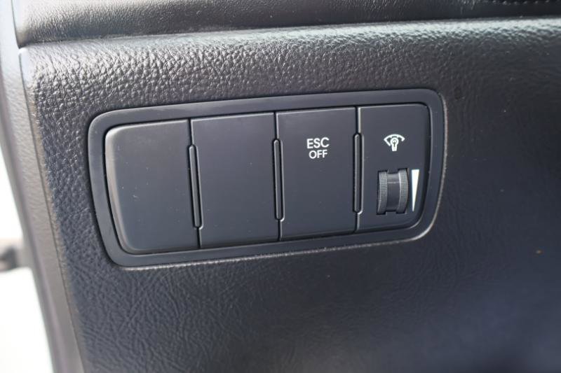 Used 2013 Hyundai Genesis 3.8 w/ Premium Pkg image 17