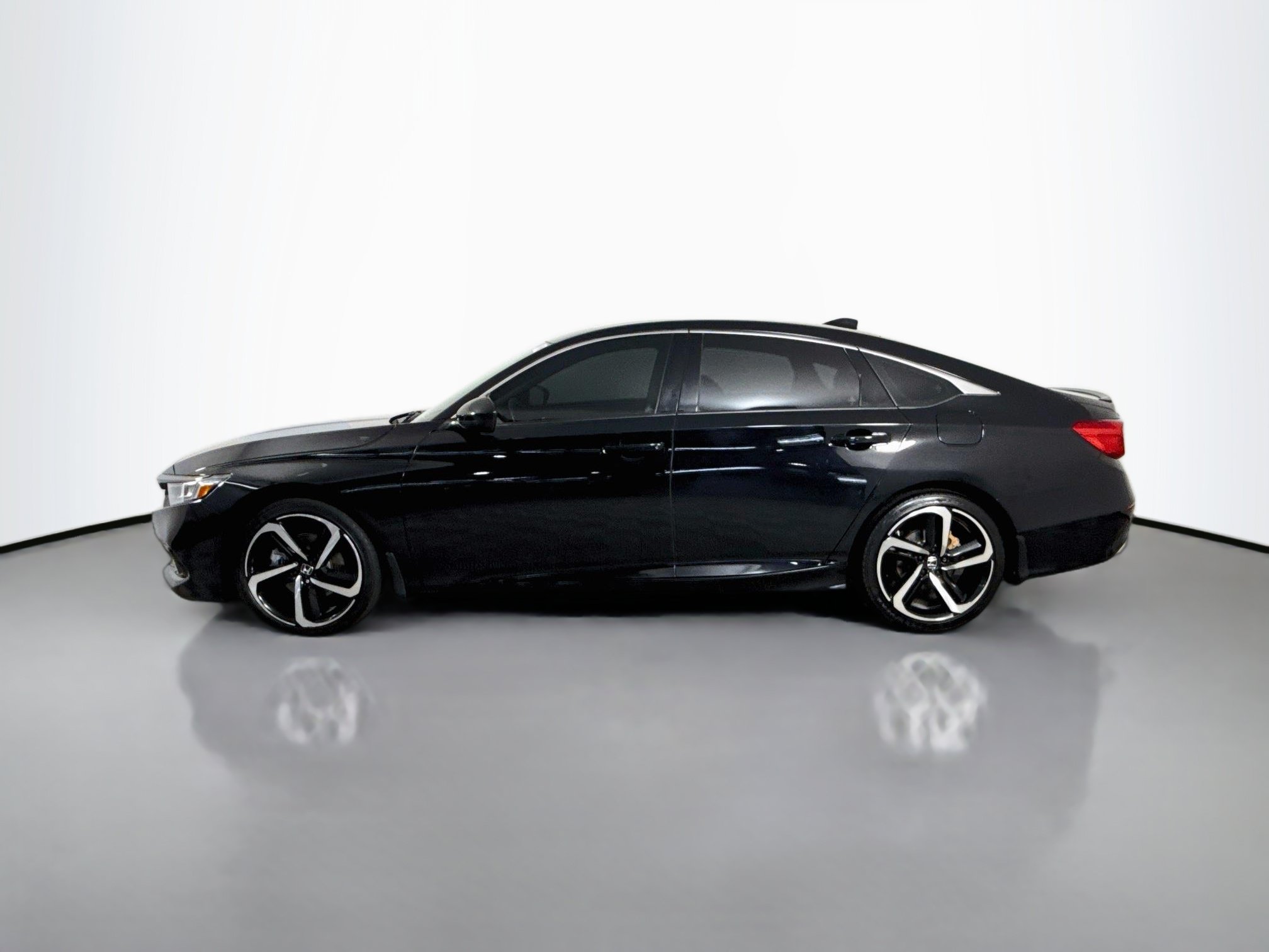 Used 2021 Honda Accord Sport image 6
