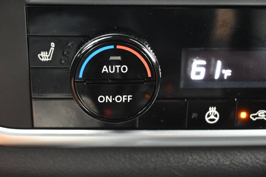 Used 2023 Nissan Rogue SV w/ SV Premium B Package FWD image 12