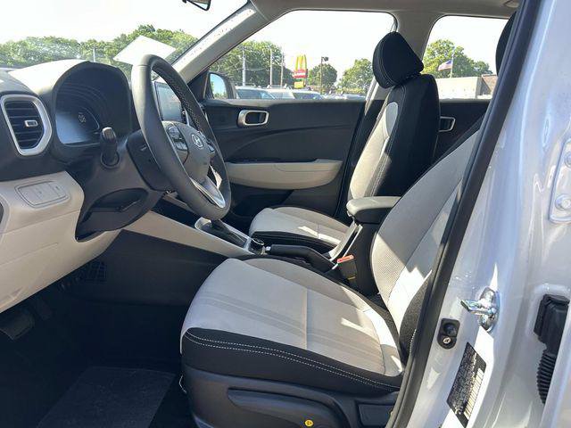 New 2026 Hyundai Venue SEL FWD image 6
