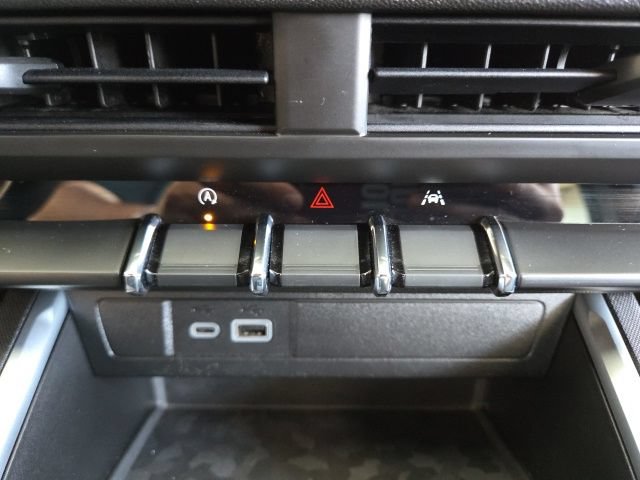 Used 2024 Chevrolet Colorado Trail Boss w/ Technology Package AWD/4WD image 14