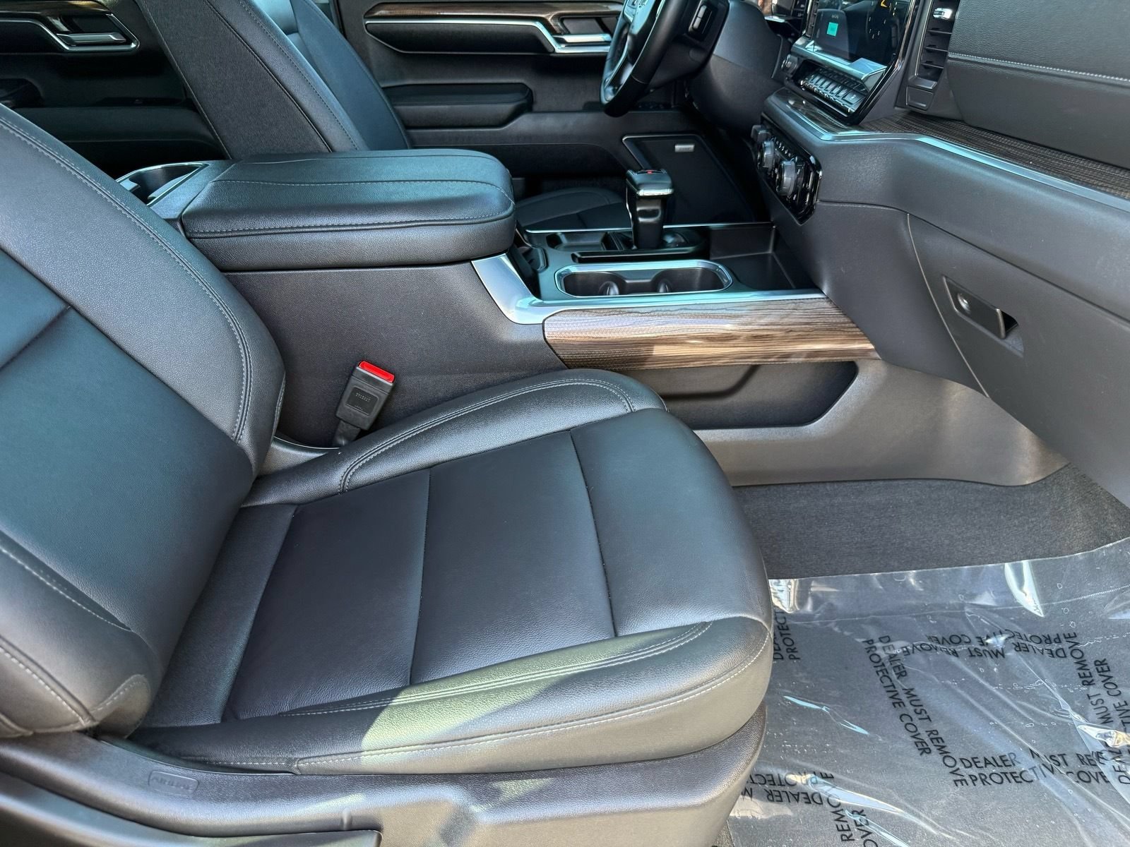 Used 2024 Chevrolet Silverado 1500 LT Trail Boss w/ Convenience Package II AWD/4WD image 31