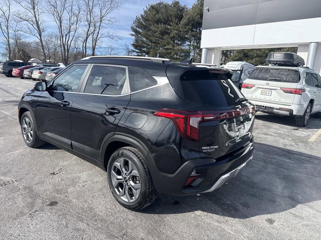 Used 2024 Kia Seltos S image 3