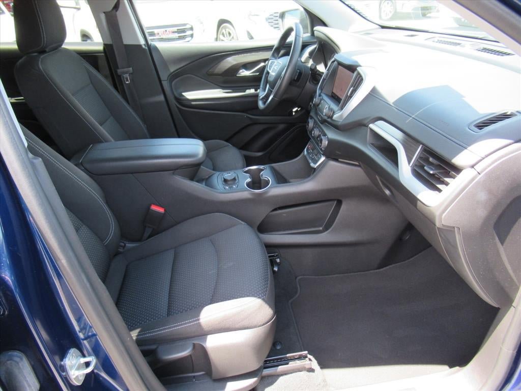 Used 2022 GMC Terrain SLE w/ Driver Convenience Package FWD image 9