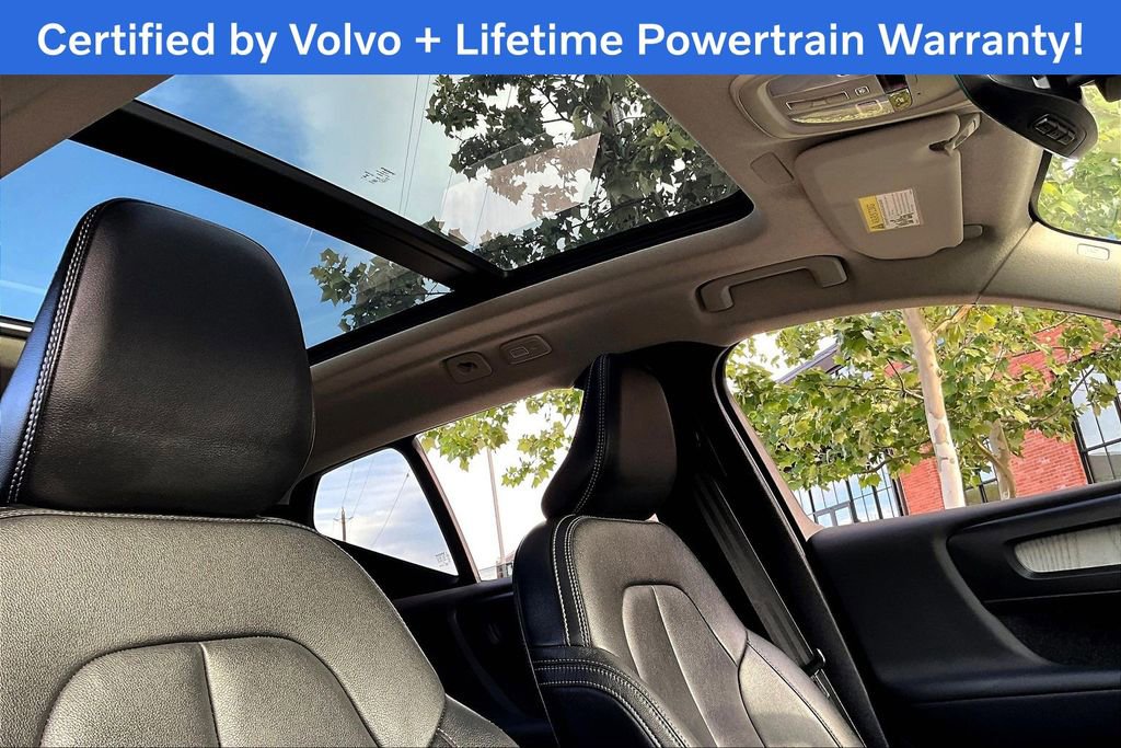 Used 2025 Volvo XC40 B5 Plus AWD/4WD image 24