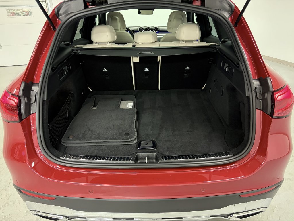Certified 2025 Mercedes-Benz GLC 300 4MATIC image 25