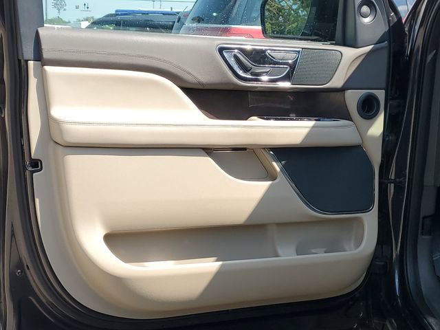 Used 2024 Lincoln Navigator Premiere image 11