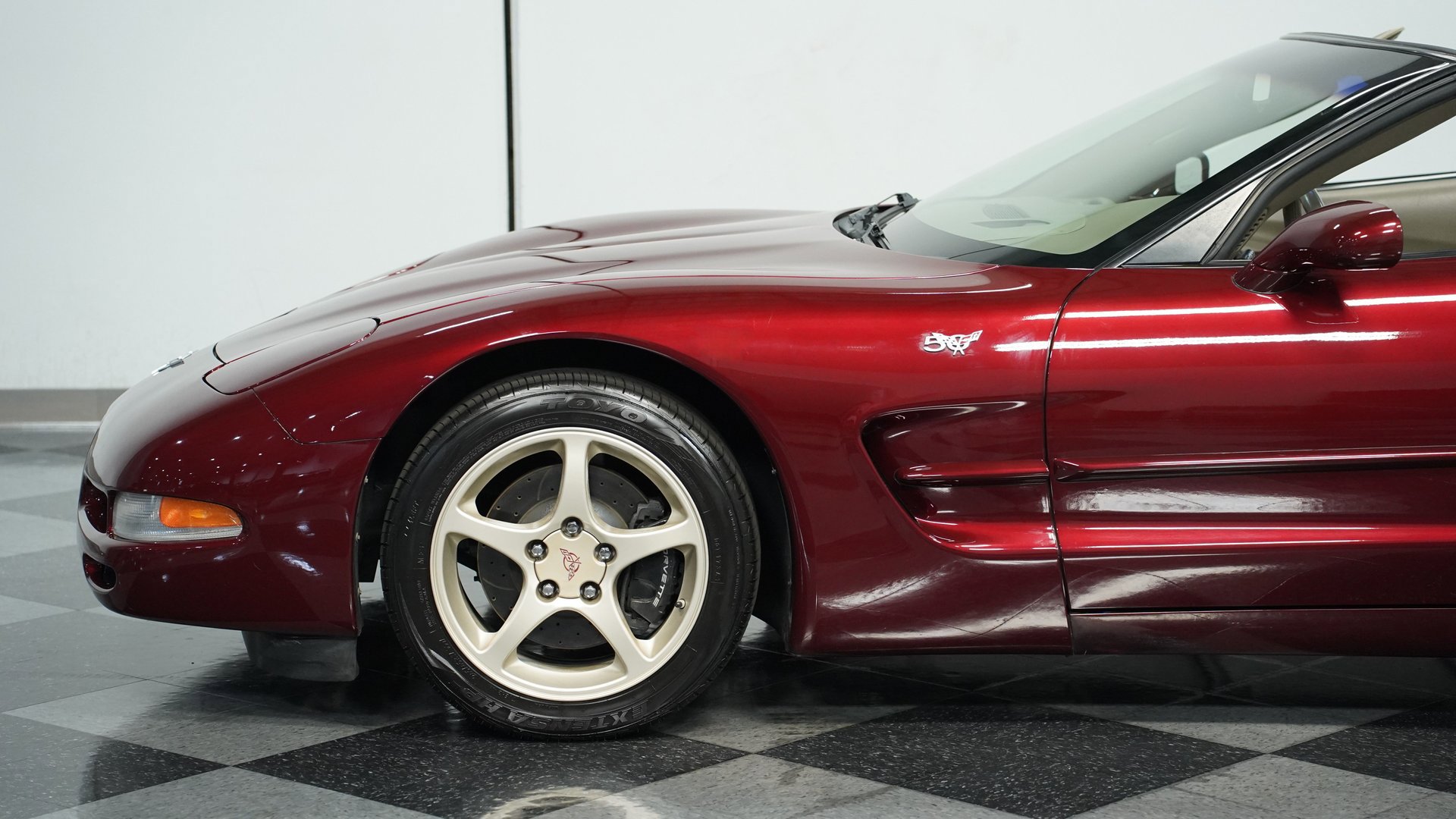 Used 2003 Chevrolet Corvette 50th Anniversary Edition w/ Preferred Equipment Group image 19
