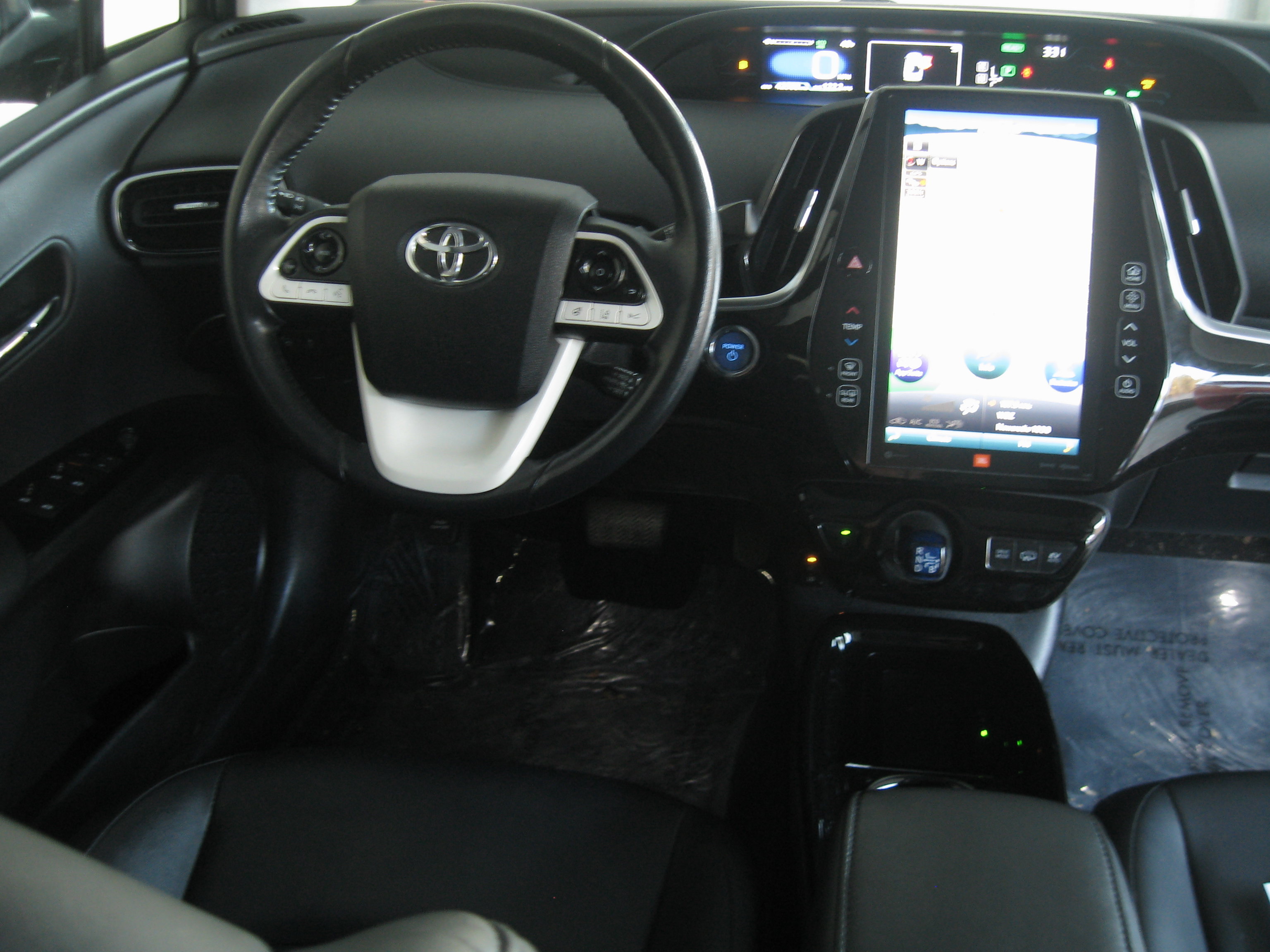 Used 2017 Toyota Prius Prime Advanced image 2