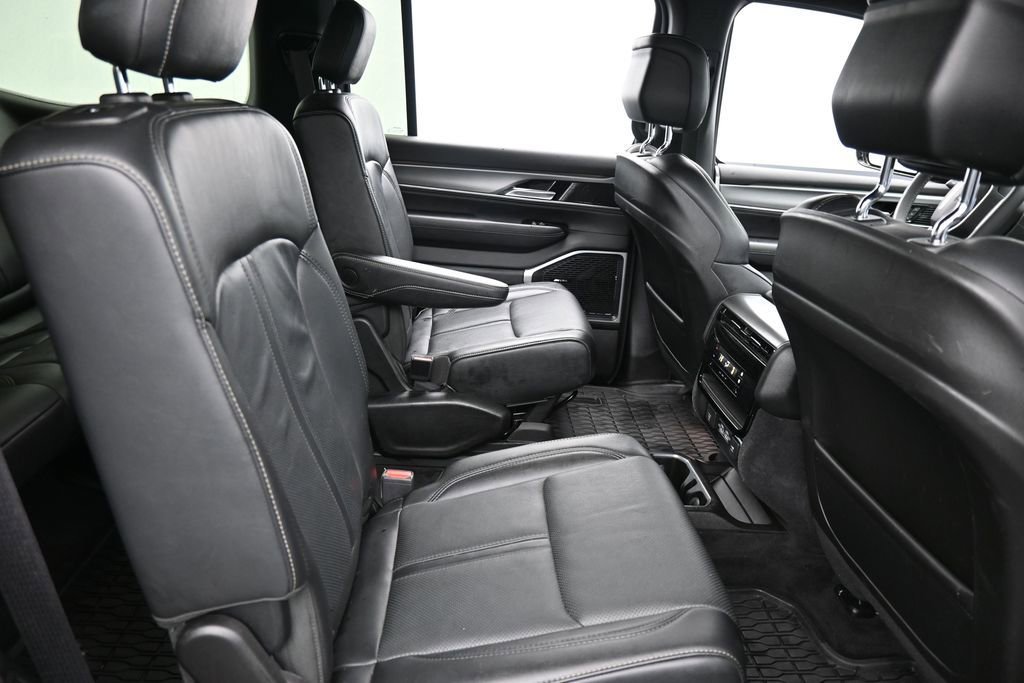 Used 2023 Jeep Wagoneer Series II AWD/4WD image 20