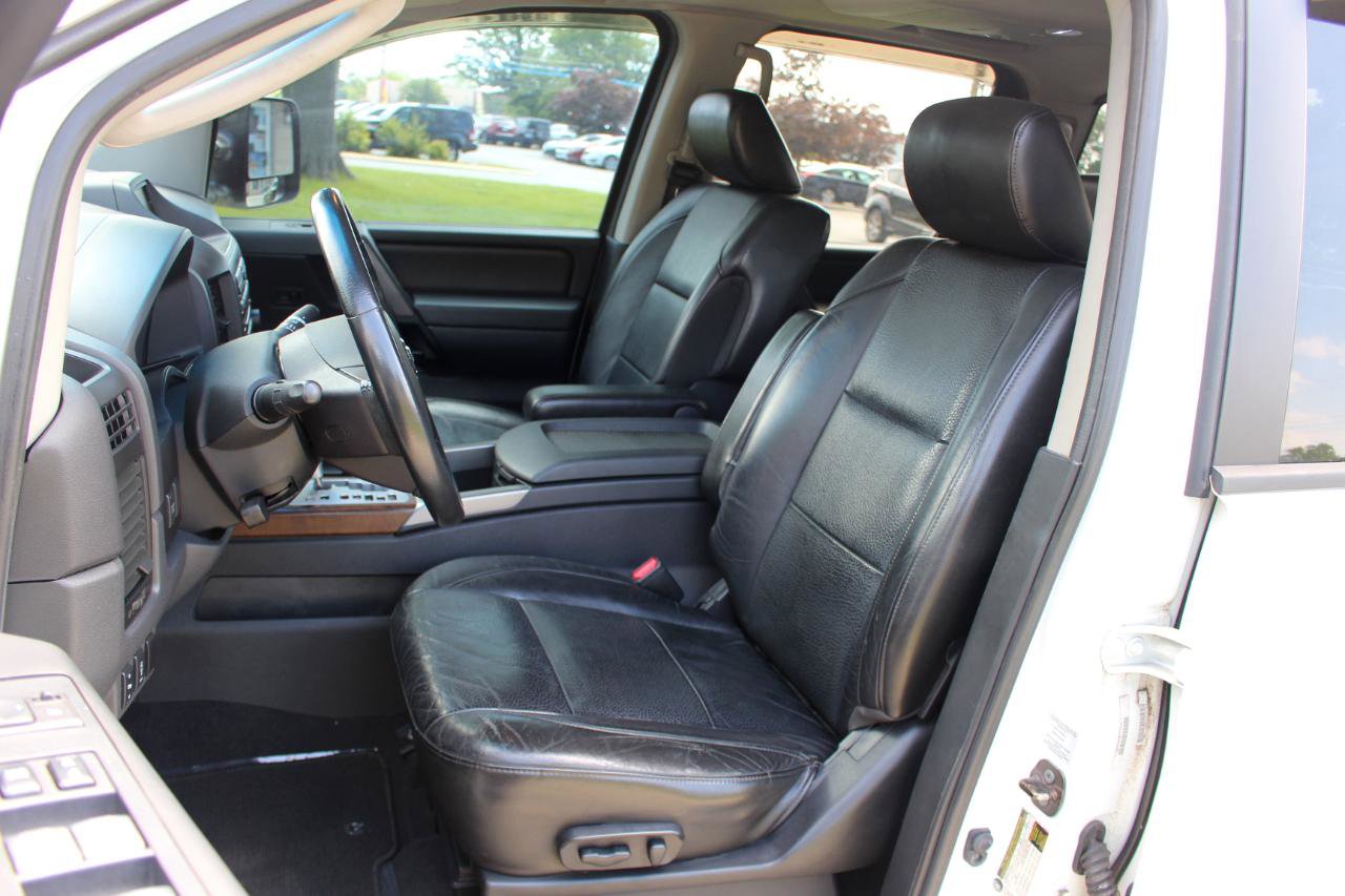 Used 2011 Nissan Titan SL w/ SL Technology Pkg AWD/4WD image 16