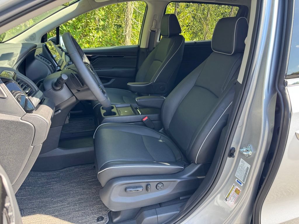 Used 2026 Honda Odyssey Elite image 11