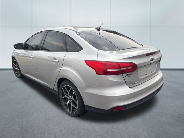 Used 2018 Ford Focus SEL FWD image 2