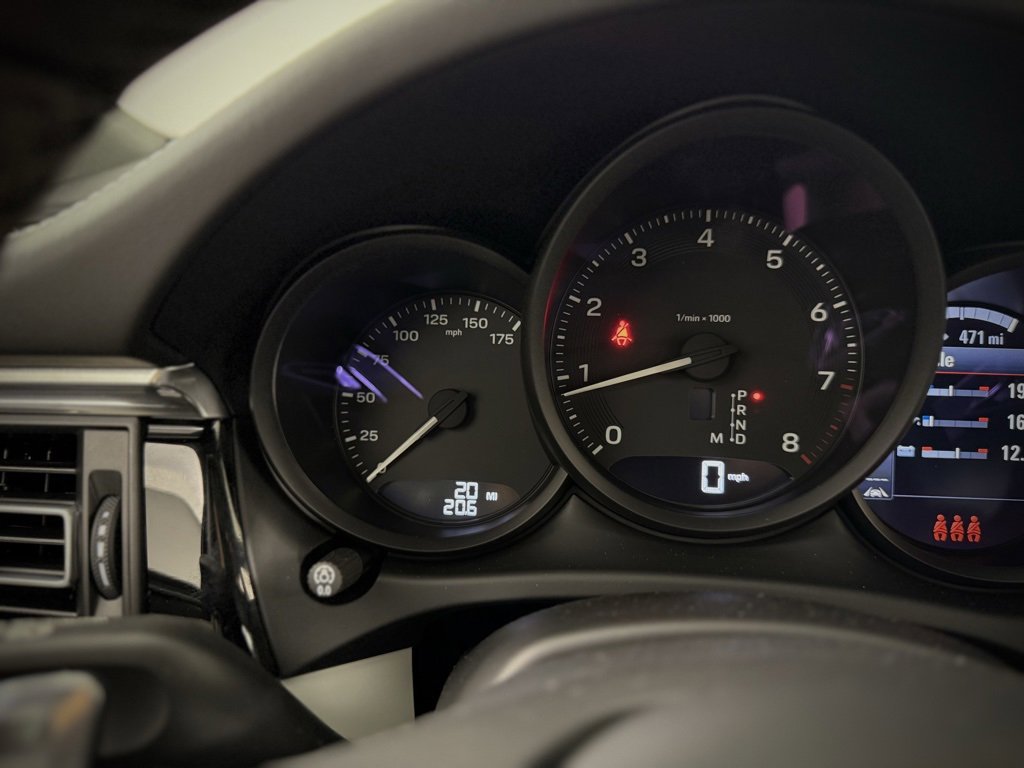 New 2026 Porsche Macan image 25