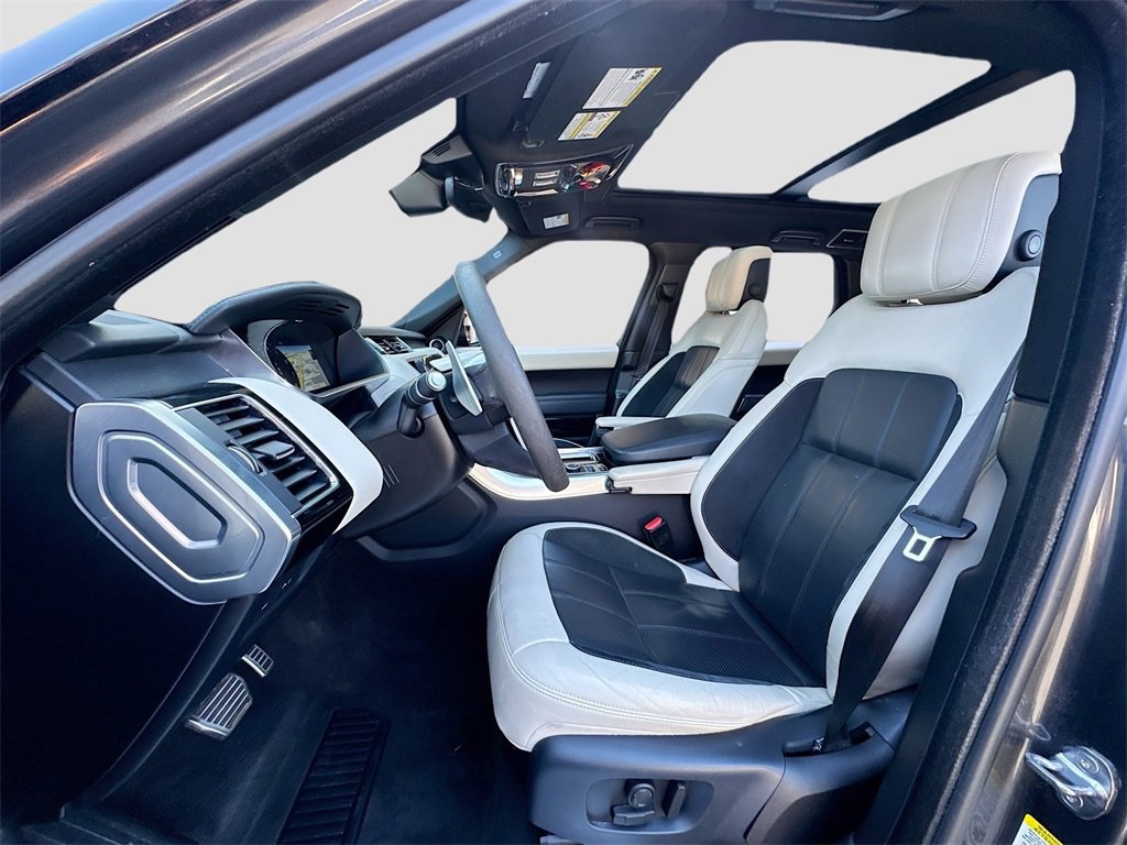 Used 2021 Land Rover Range Rover Sport HST image 11