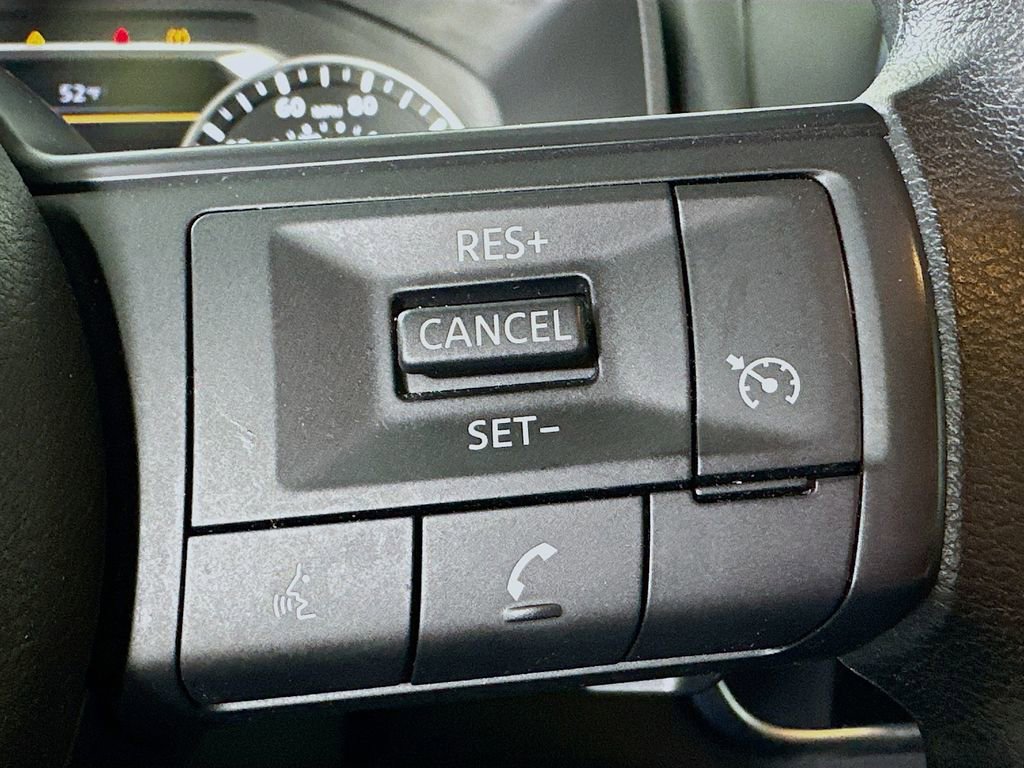 Used 2024 Nissan Rogue S image 23