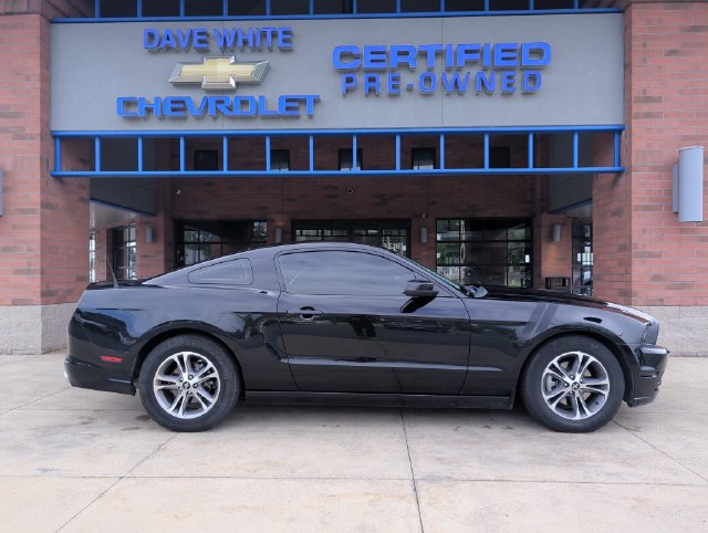 Used 2014 Ford Mustang Premium RWD image 8