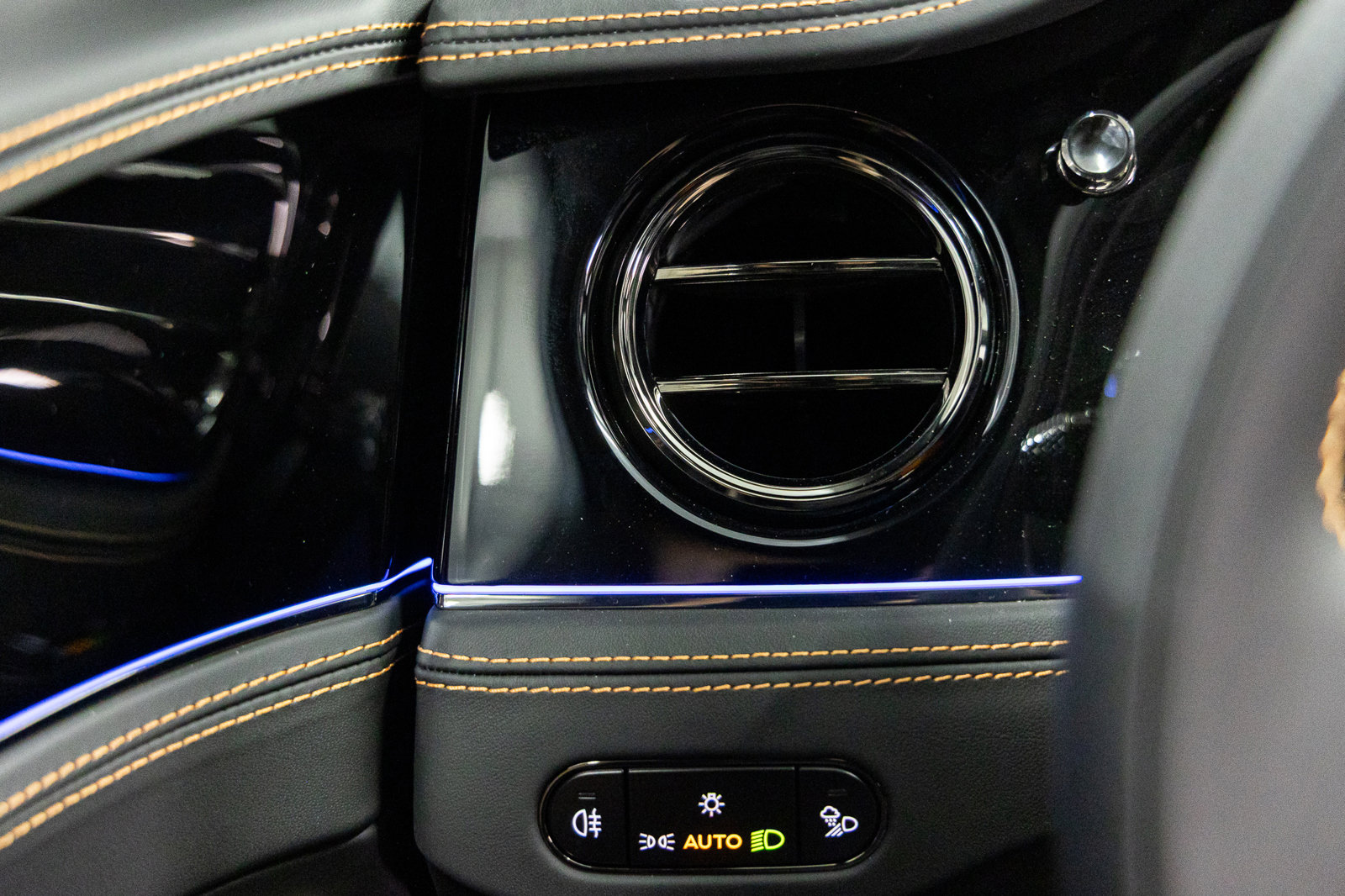 New 2025 Bentley Flying Spur Plug-In Hybrid image 28