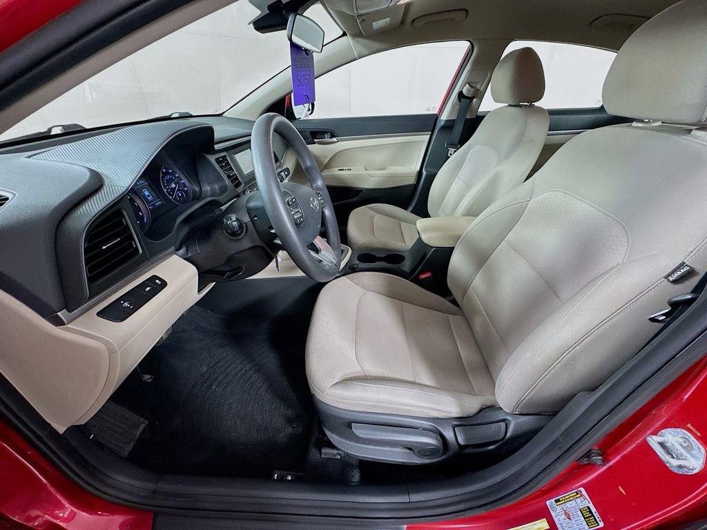Used 2020 Hyundai Elantra SE w/ Winter Weather Package image 23