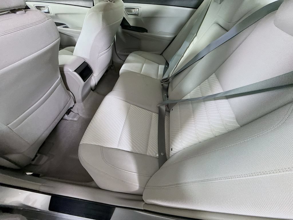 Used 2015 Toyota Camry LE FWD image 25