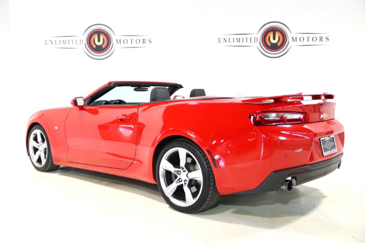 Used 2018 Chevrolet Camaro SS RWD image 3