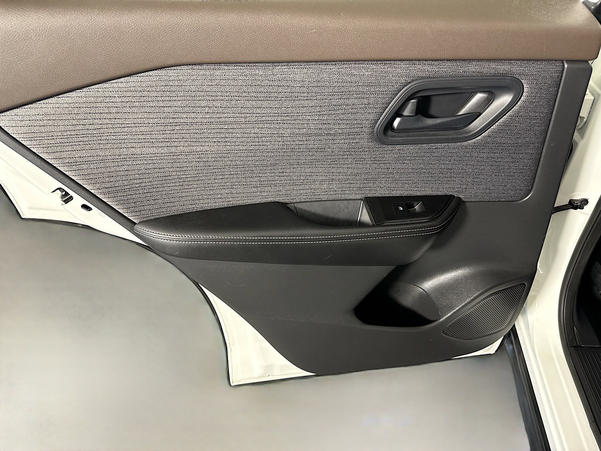 Used 2022 Nissan Rogue S image 26