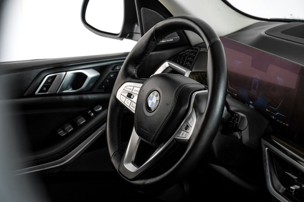 Used 2024 BMW X7 xDrive40i AWD/4WD image 14