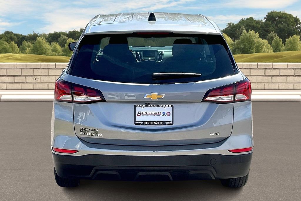 Used 2023 Chevrolet Equinox LS AWD/4WD image 4