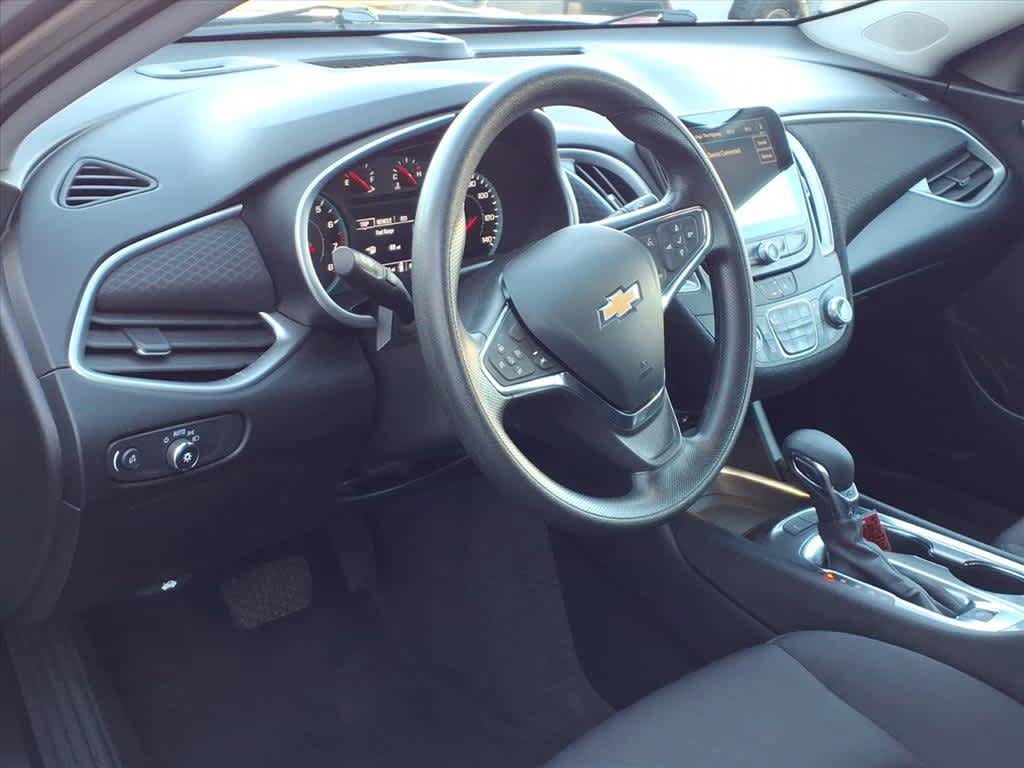 Used 2024 Chevrolet Malibu LT FWD image 9