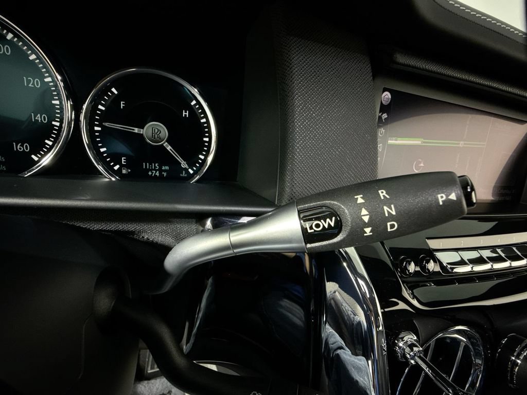 Used 2020 Rolls-Royce Cullinan AWD/4WD image 38
