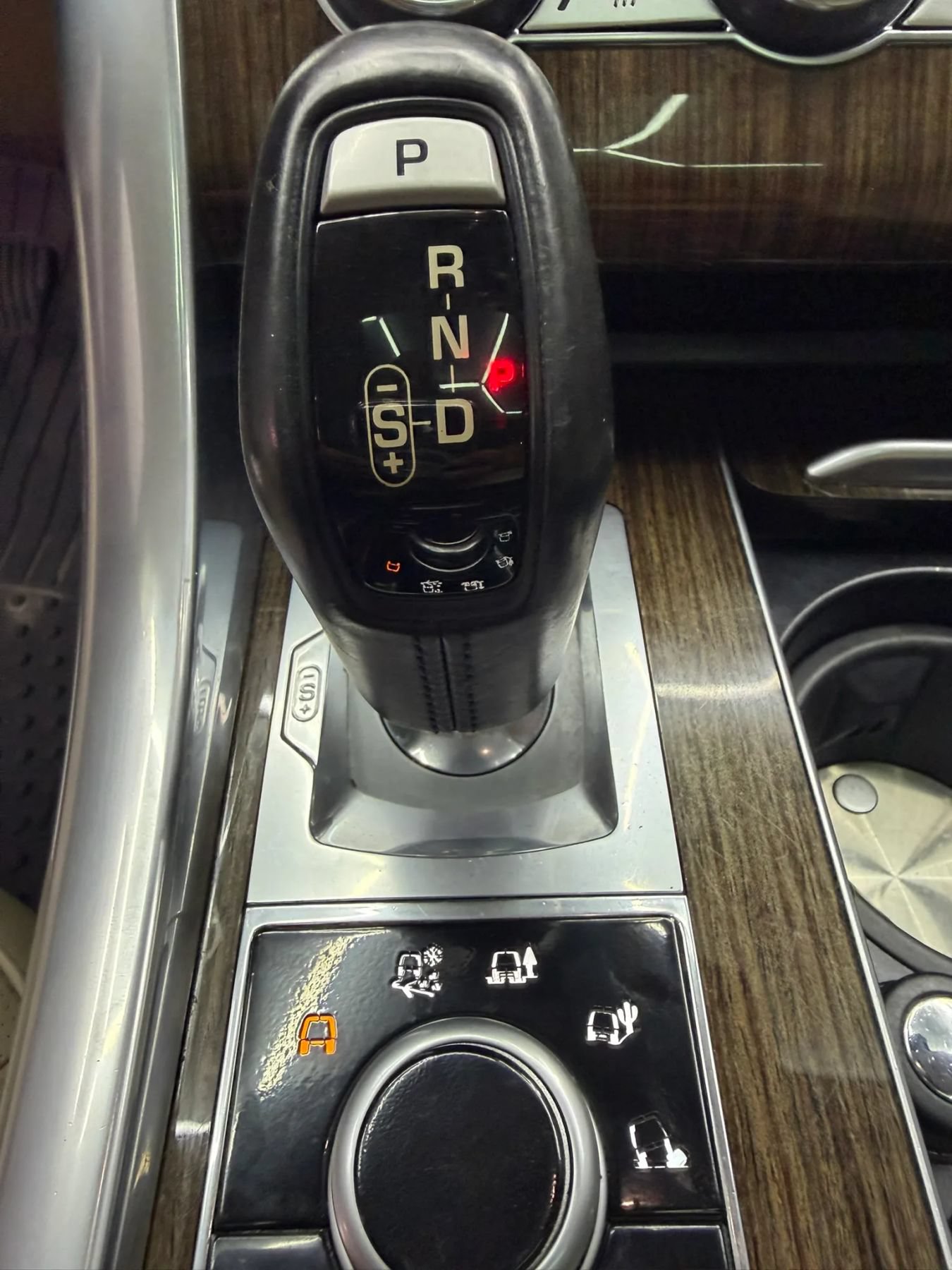 Used 2015 Land Rover Range Rover Sport Supercharged AWD/4WD image 22