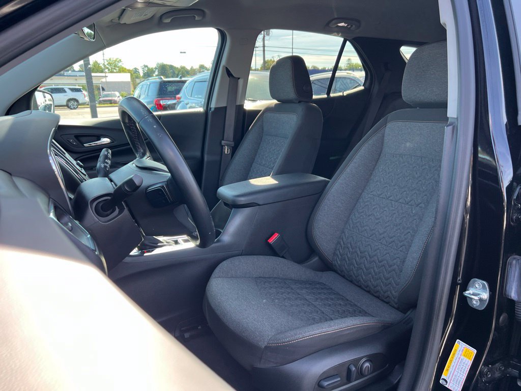 Used 2023 Chevrolet Equinox LT FWD image 17
