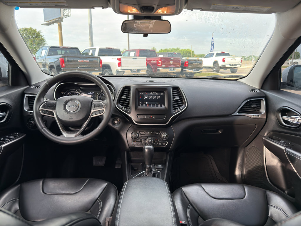 Used 2020 Jeep Cherokee Latitude Plus image 11