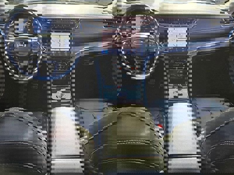 Used 2024 Jeep Grand Cherokee L Limited w/ Black Appearance Package image 10