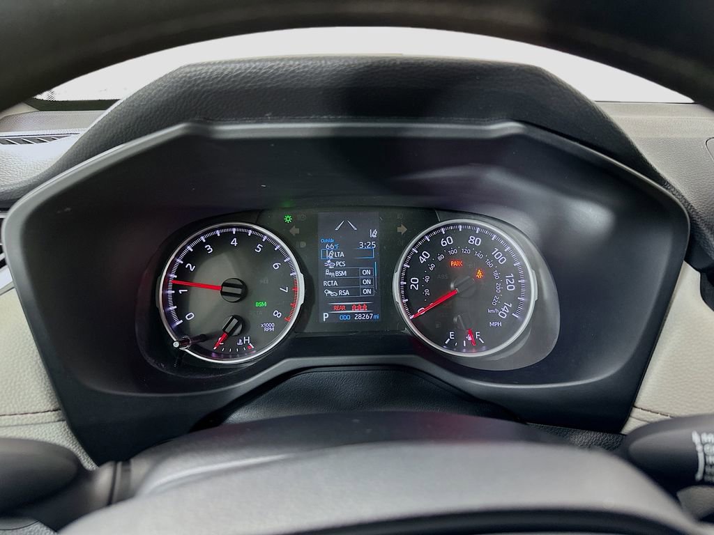 Used 2022 Toyota RAV4 XLE image 13