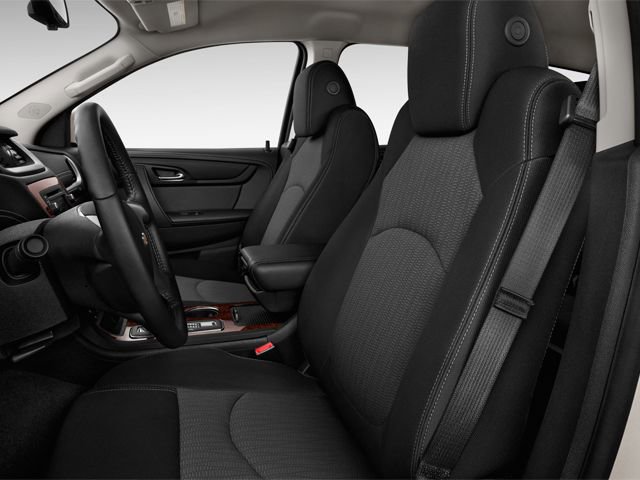 Used 2025 Chevrolet Traverse LT w/ Driver Confidence Package image 10