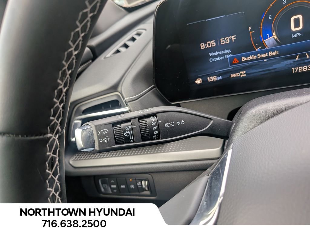 Used 2025 Chevrolet Traverse LT image 31